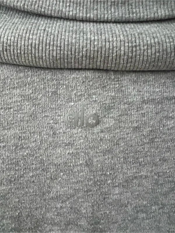 ALO Yoga Light Gray Turtleneck Sweatshirt - Image 4