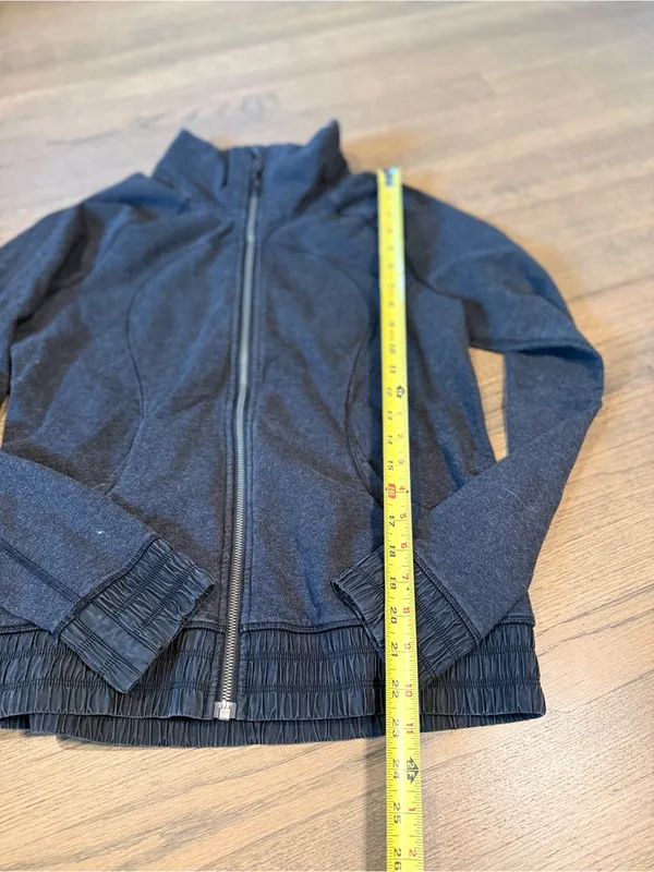 Lululemon Blissed Out Grey Scuba Jacket Size Small to Medium - Image 4