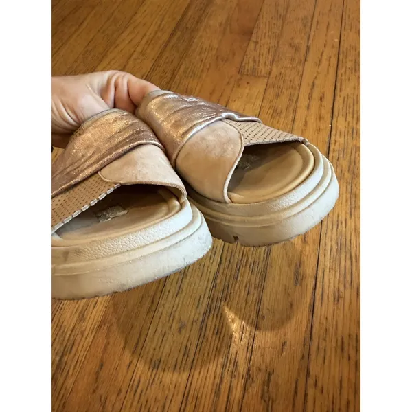 Casta Women's Gold Leather Platform Sandals Size 7.5 - Image 5