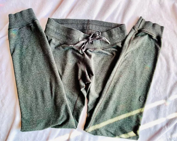 Lululemon Women’s Gray Joggers-Size 6 - Image 2