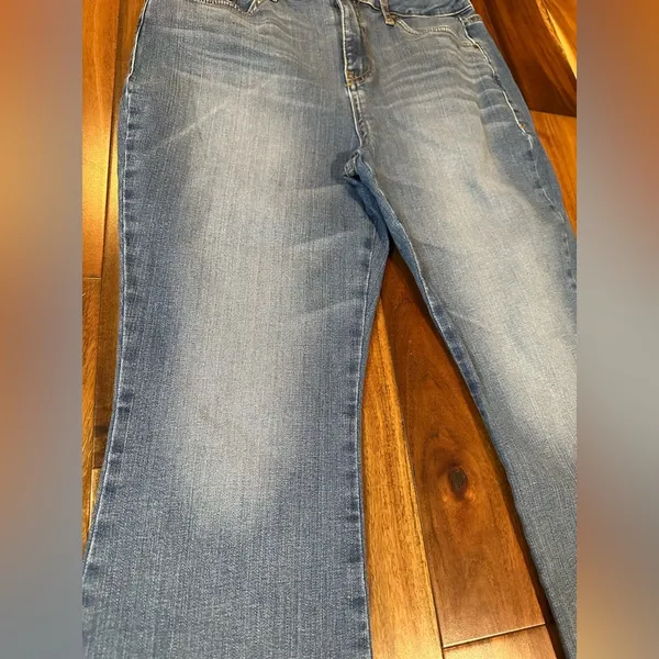 Boden Denim Flare Jeans - Image 4