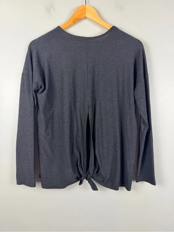 Beyond yoga Heather grey black long sleeve back tie top size small - Image 3