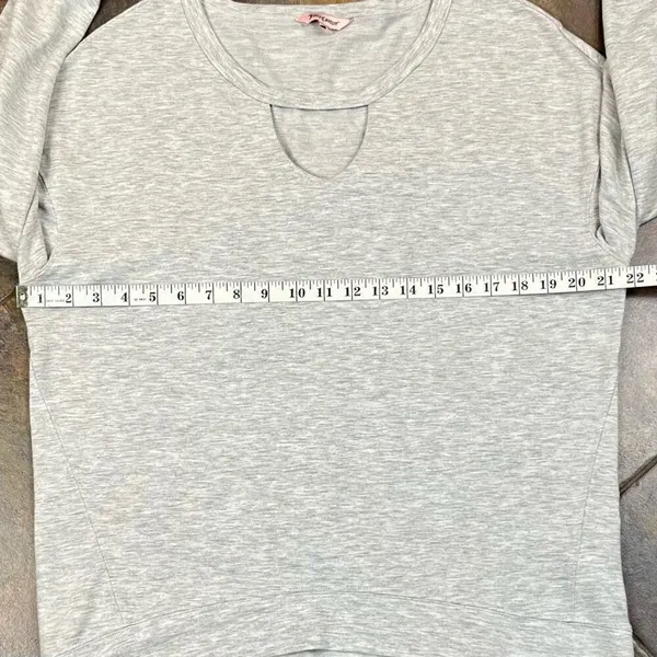 Juicy Couture Gray Keyhole Lightweight Sweatshirt Large - Image 8