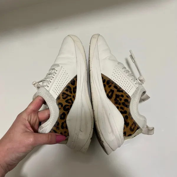 Clove‎ Cheetah Healthcare Nursing Sneakers size 7.5 - Image 5