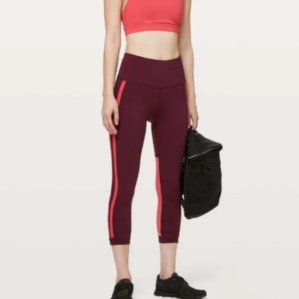 Lululemon Zip the Line Crop Leggings Burgundy Pink Stripe Zippers Size 6 - Image 4