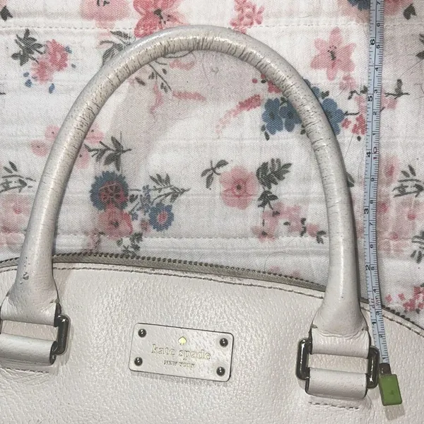 Kate Spade Navy and Cream Satchel with Structured Design - Image 12