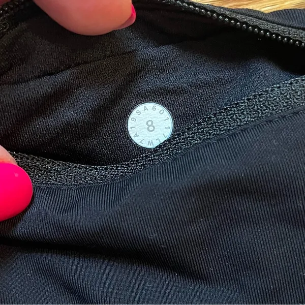 Lululemon speed short size 8 - Image 3