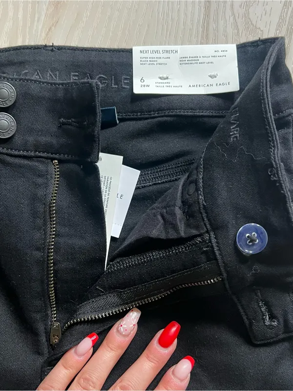 NWT American Eagle super high rise flare pants size 6 - Image 3