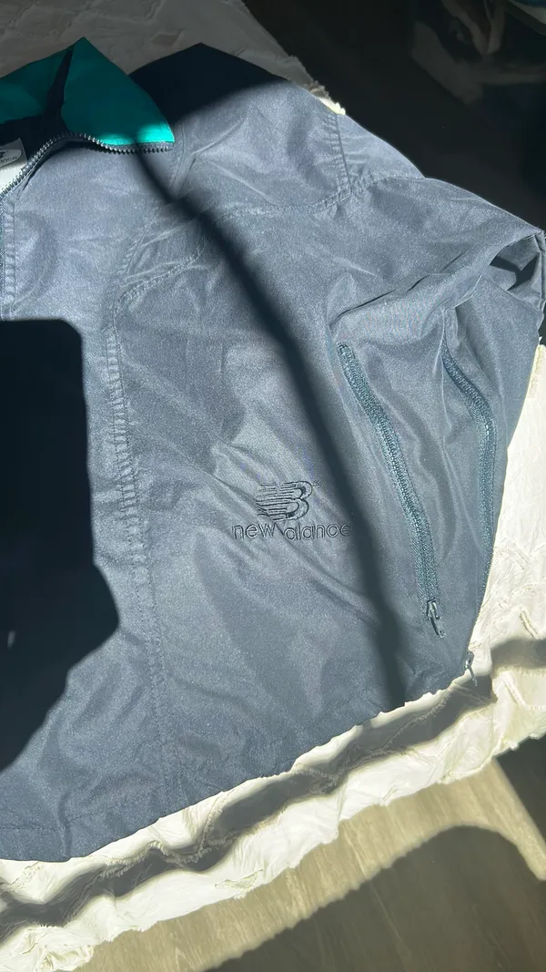 VINTAGE New Balance Windbreaker - Image 3