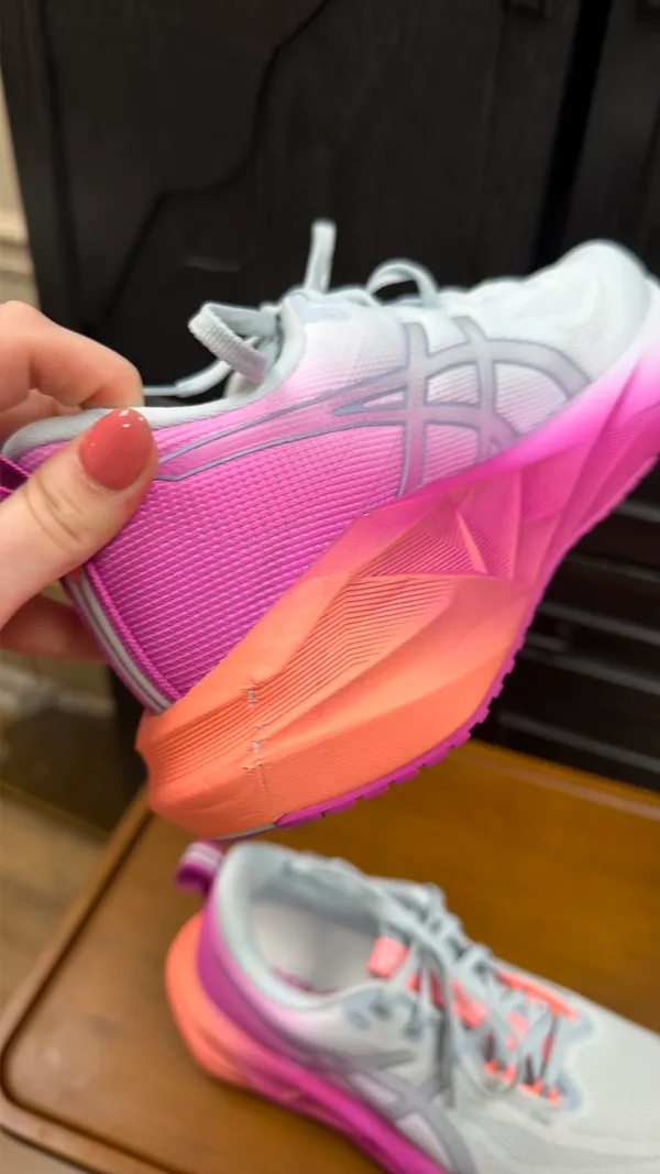 ASICS Running Shoes Women’s 8.5 ff blast max - Image 2