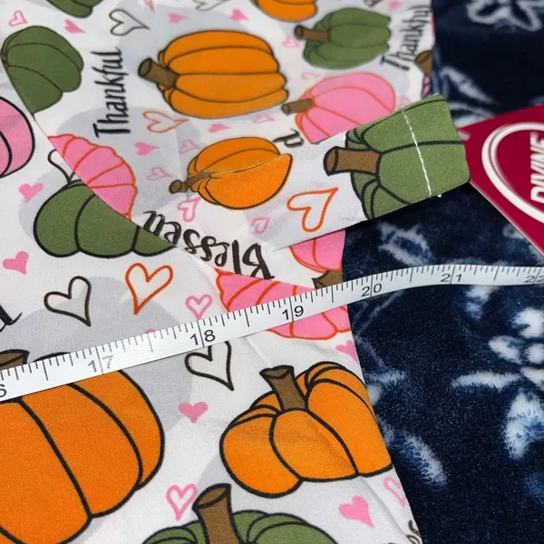 NWT! Divine Stretch Blessing Season Graphic Print Scrub Top 19” P2P - Image 5