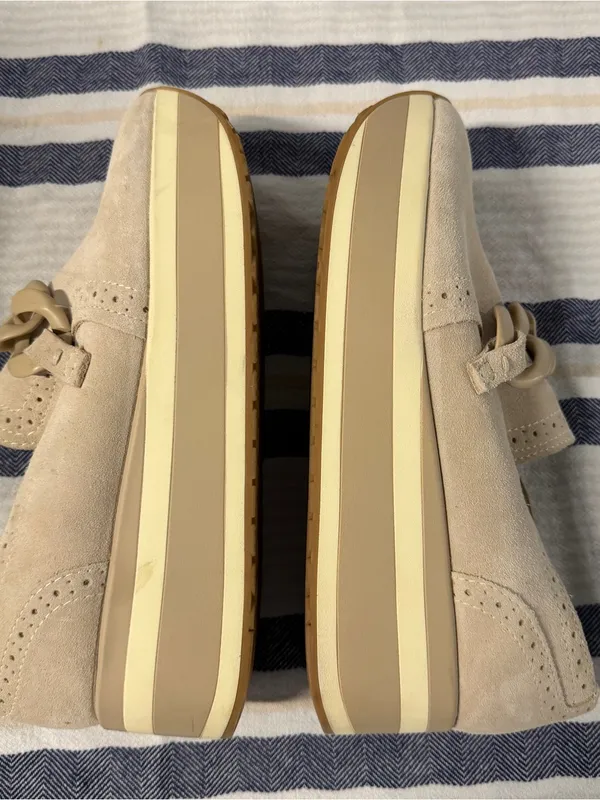 Dolce Vita Beige Suede Chunky Chain Loafers Women’s Size 6.5M - Image 7
