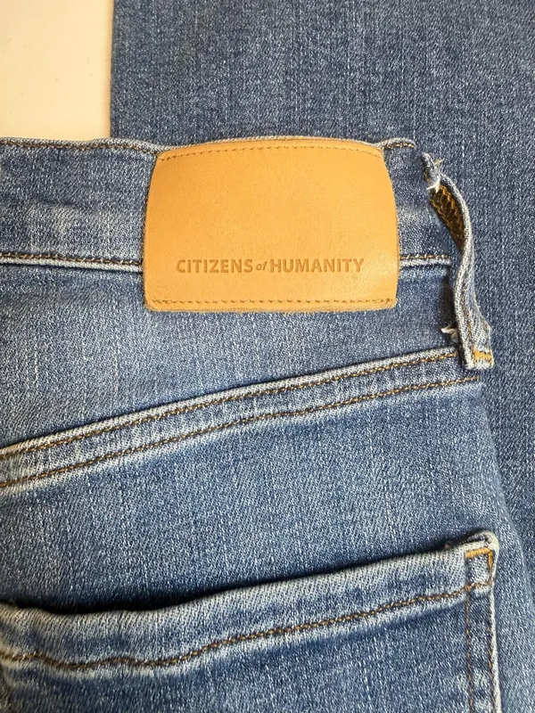 Citizens of Humanity Jeans Isola Short Boots in Lawless Wash, Button Fly Size 24 - Image 4