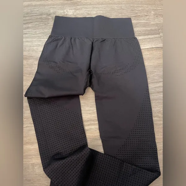 Nwot Black High Waisted Yoga Leggings S/M - Image 6