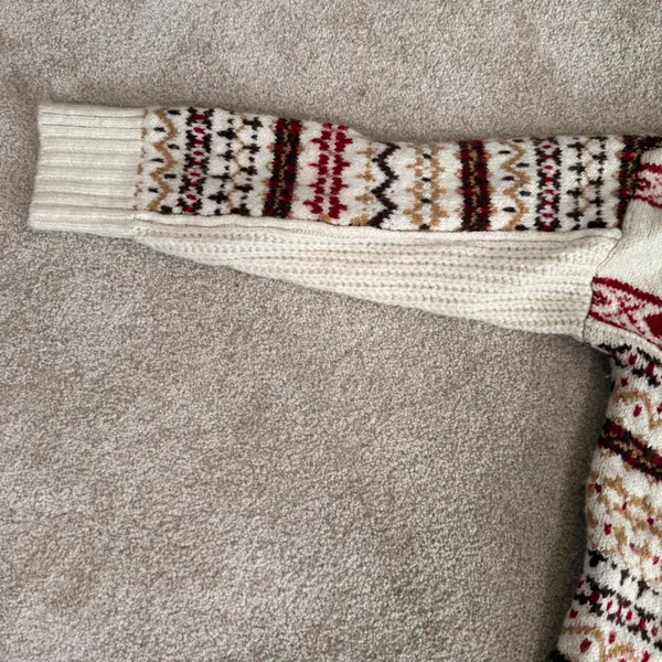 American‎ Eagle Patchwork Fair Isle Snowflake Mock Neck Sweater Medium Cream Red - Image 4