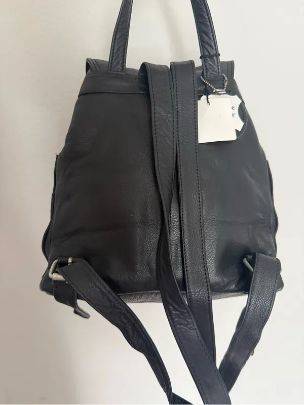 NWT Vintage Beau Swan Spain Black Leather Backpack Purse - Image 3