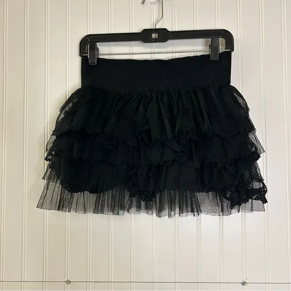 Black Tiered Lace Tulle Mini Skirt Buckle Waist Size Small - Image 3