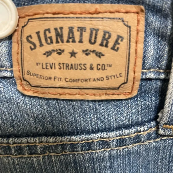 Signature by Levi Strauss & Co. Mid Rise Bootcut Jeans Women's Size 12 Short - Image 4