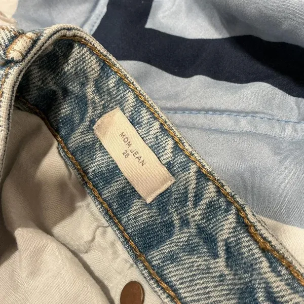 PacSun Mom Jeans Light Wash‎ Distressed High Waisted Denim Blue Size 26 - Image 7