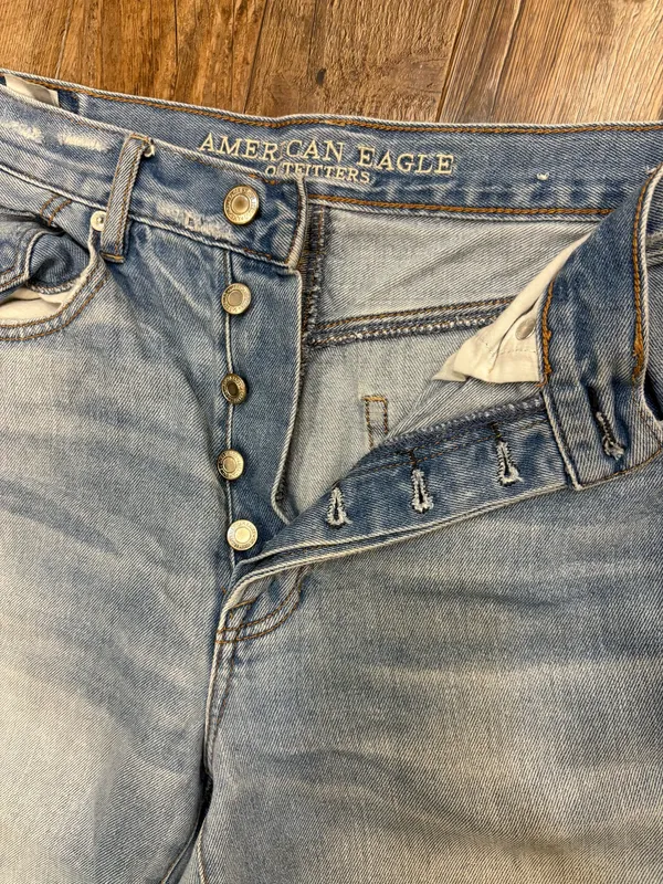 American Eagle Jeans - Image 3