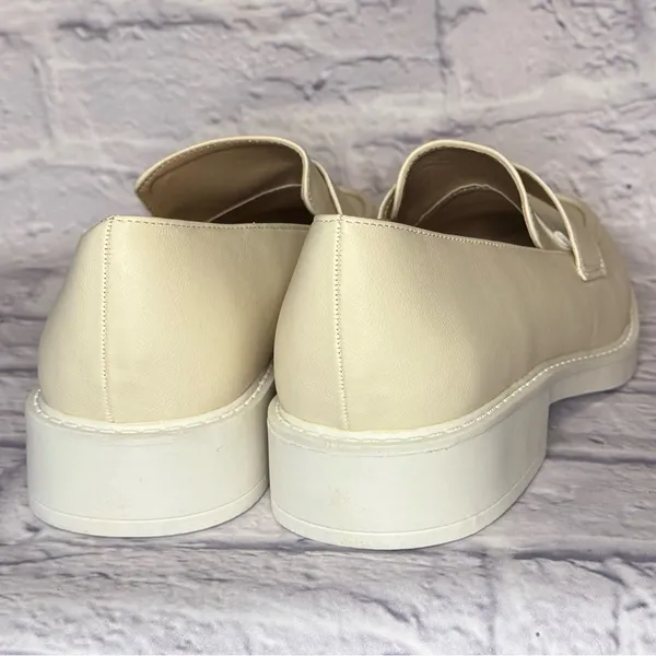 Journee Collection Cream Women's Loafers - Image 2
