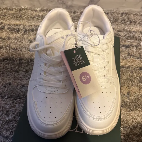 Wild Fable White Platform Sneakers – Women’s Size 6.5 – New - Image 2