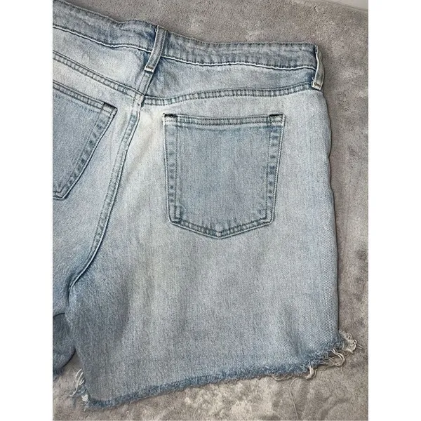 Women’s Denim Light-Medium Wash Cutoff Jean Shorts 14 - Image 8
