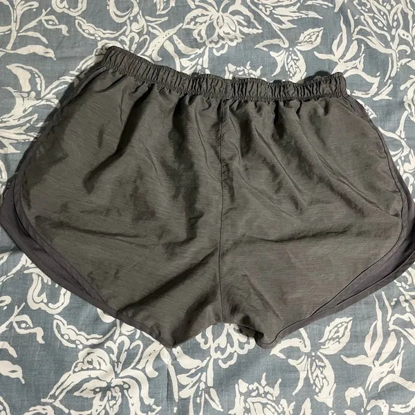 Nike Dri-FIT Gray Shorts - Image 3