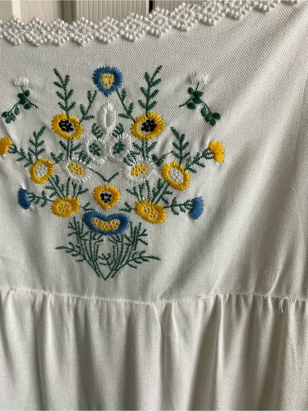 Kirious‎ White Floral Embroidered Tie-Shoulder Maxi Dress Size Medium - Image 6
