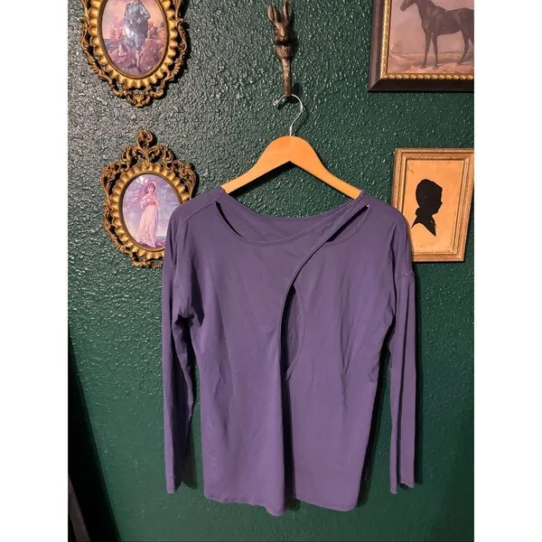 Lululemon Blue Long Sleeve Top Sz Medium - Image 2