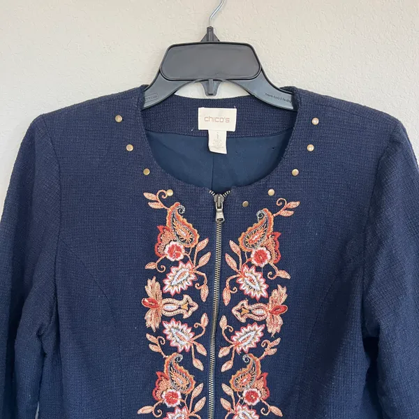 Chico’s Navy Blue Floral Embroidered Detail Jacket Size Medium - Image 3