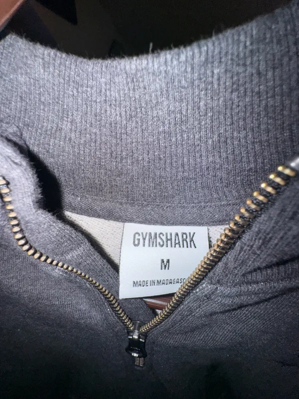Cropped Gymshark 1/4-Zip Sweatshirt - Image 3
