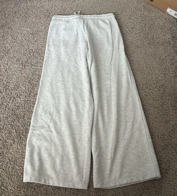 gray wide leg sweatpants with drawstring and pockets - Image 2