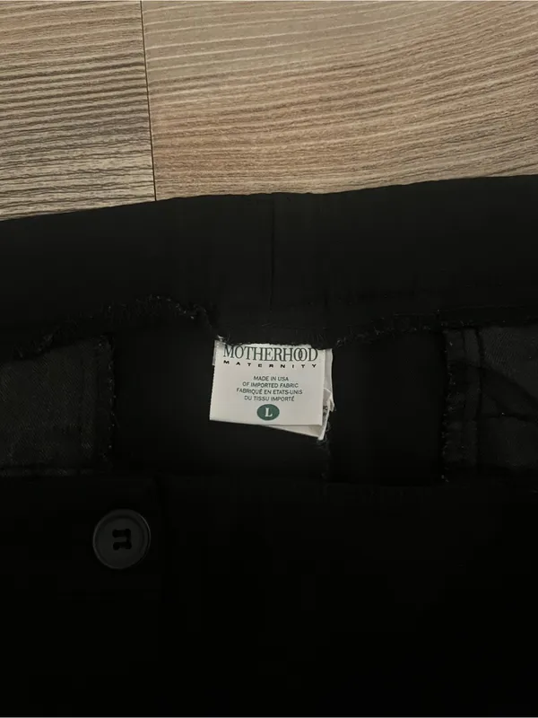 Motherhood Black Cargo Capri Pants w/Flap Pockets Large cuffed Stretch Maternity - Image 3