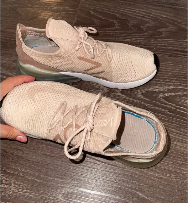Nike Women’s Air Max 270 Flyknit - Image 5