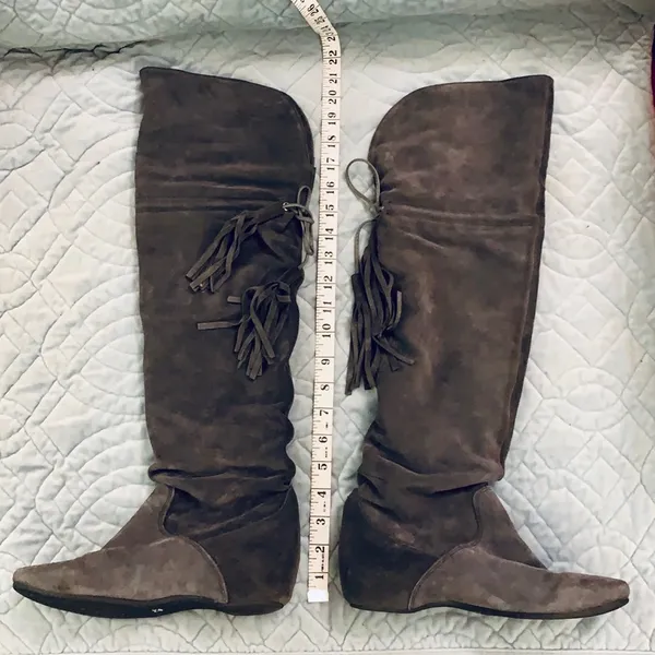 Grey suede over the knee tassel boots. - Image 4