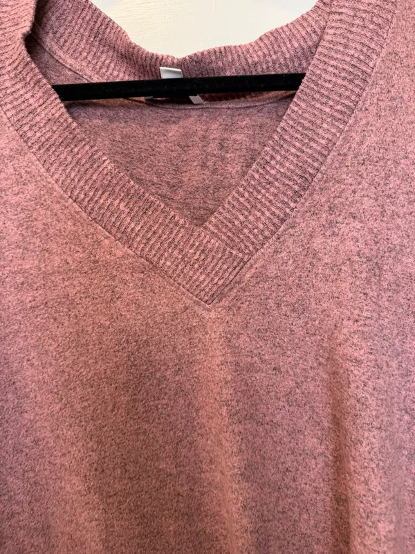 Evereve Soft Knit Sweater V Neck Pullover‎ Cozy Lightweight Casual Size Medium - Image 2
