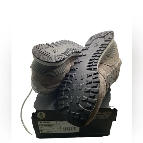 New Balance Classic 574 suede sneakers. Women’s size 8. Gray - Image 8