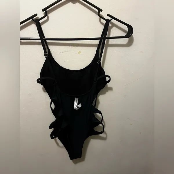NWOT Byrds of Paradise Cut out bathing‎ suit black XS - Image 8