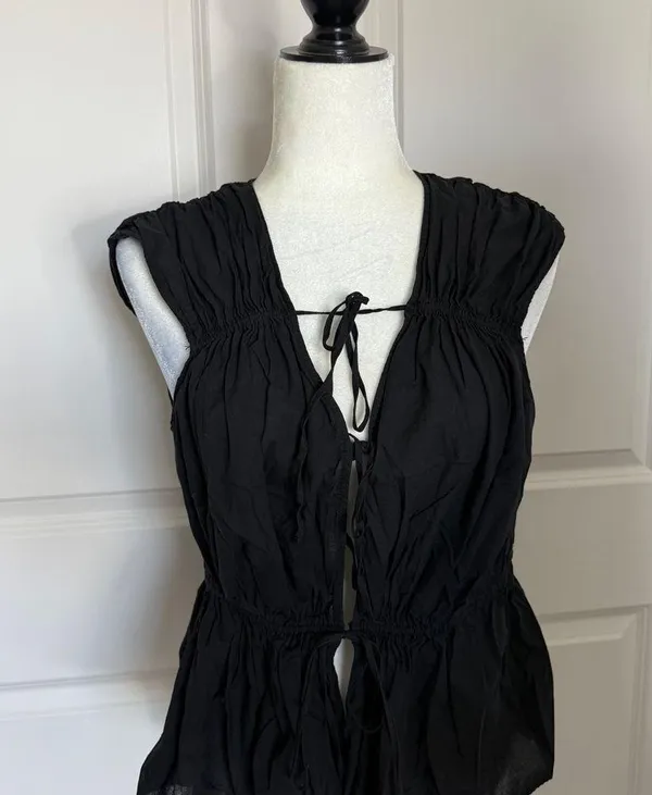 H&M Black Sleeveless Blouse with Tie Details - Image 4