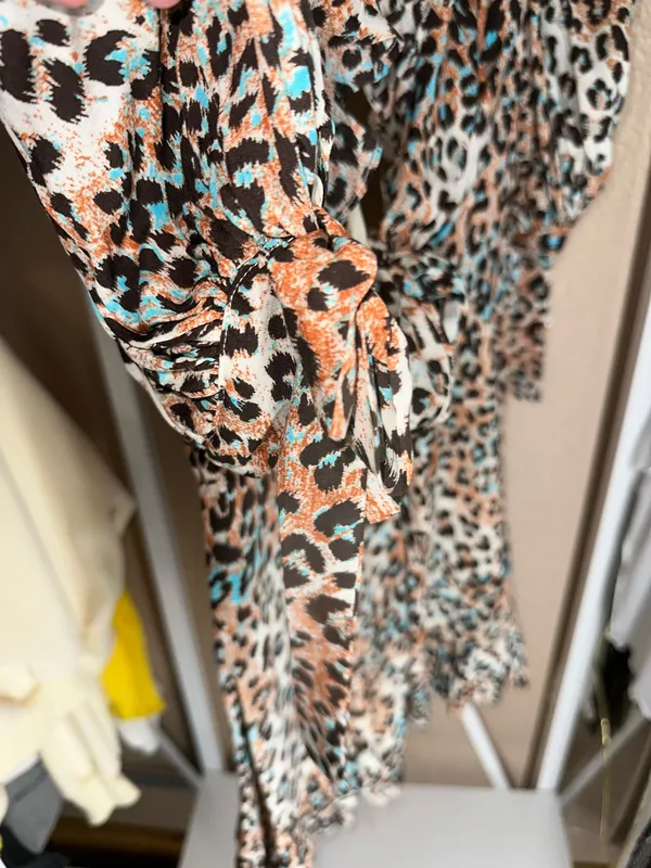 INDIKAH Selfie Leslie Romper Open Back - Image 6