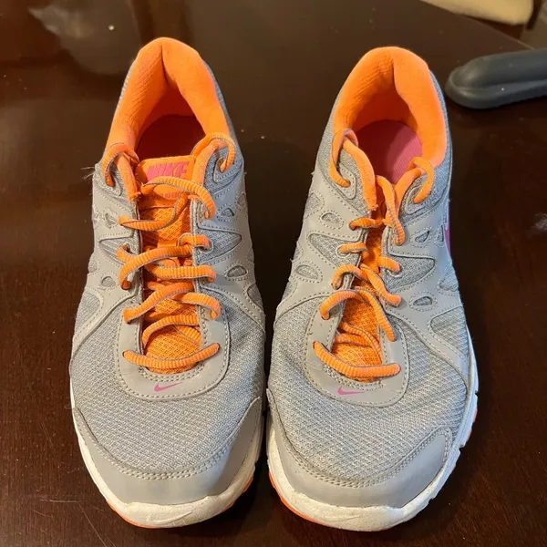 Nike Revolution 2 Athletic Running Shoes Size 9.5 - Image 2