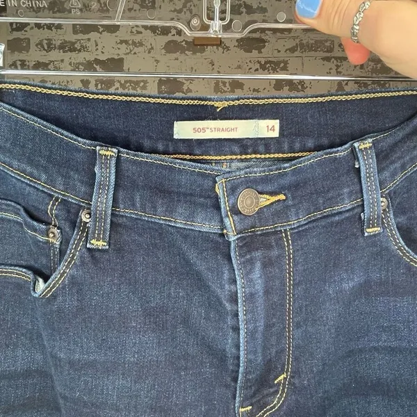 Levis | women dark wash 505 straight denim jeans - Image 2