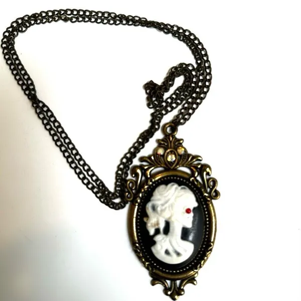 Girl Skeleton Cameo Pendant necklace - Image 6