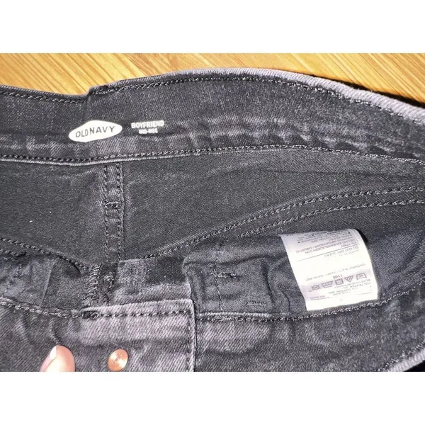 Old Navy Women's Size‎ 4 Black Denim Jean Distressed Mid-Rise Boyfriend Shorts - Image 3