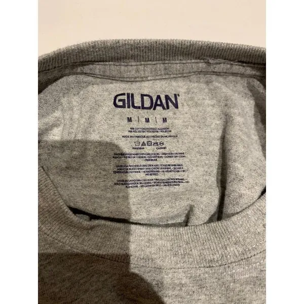 Gildan DEZ) Women's size Medium M tee Grandmas never run‎ out of kisses Shirt tshirt - Image 3