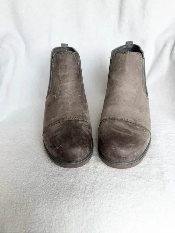 Sorel Evie 2 Chelsea Boots Gray Leather Hidden Wedge Lug Ankle Booties 6.5 - Image 3