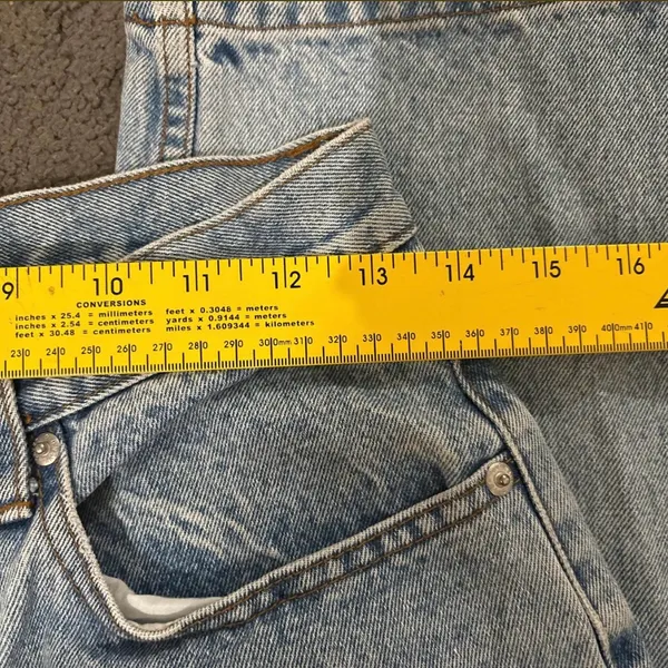 Old Navy Mom’s jeans Light Blue Straight Leg Women’s Jeans size 6 - Image 5