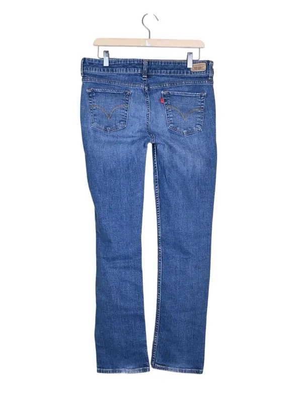 Levi's Women's Straight 526 Jean 10 - Image 2