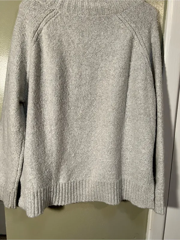Gilli Women's Size Medium Mock Neck Turtleneck Sweater Light Gray Stretch LT1243 - Image 9
